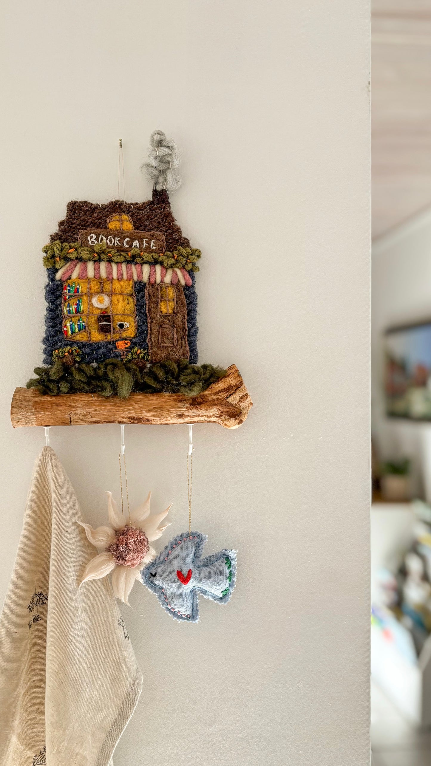 Customize your piece: add hooks to any cottage