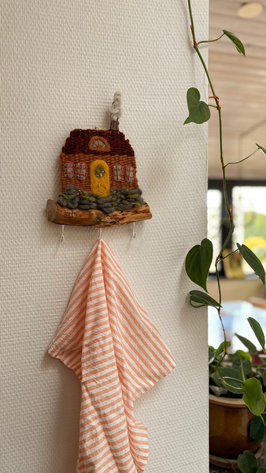 Customize your piece: add hooks to any cottage