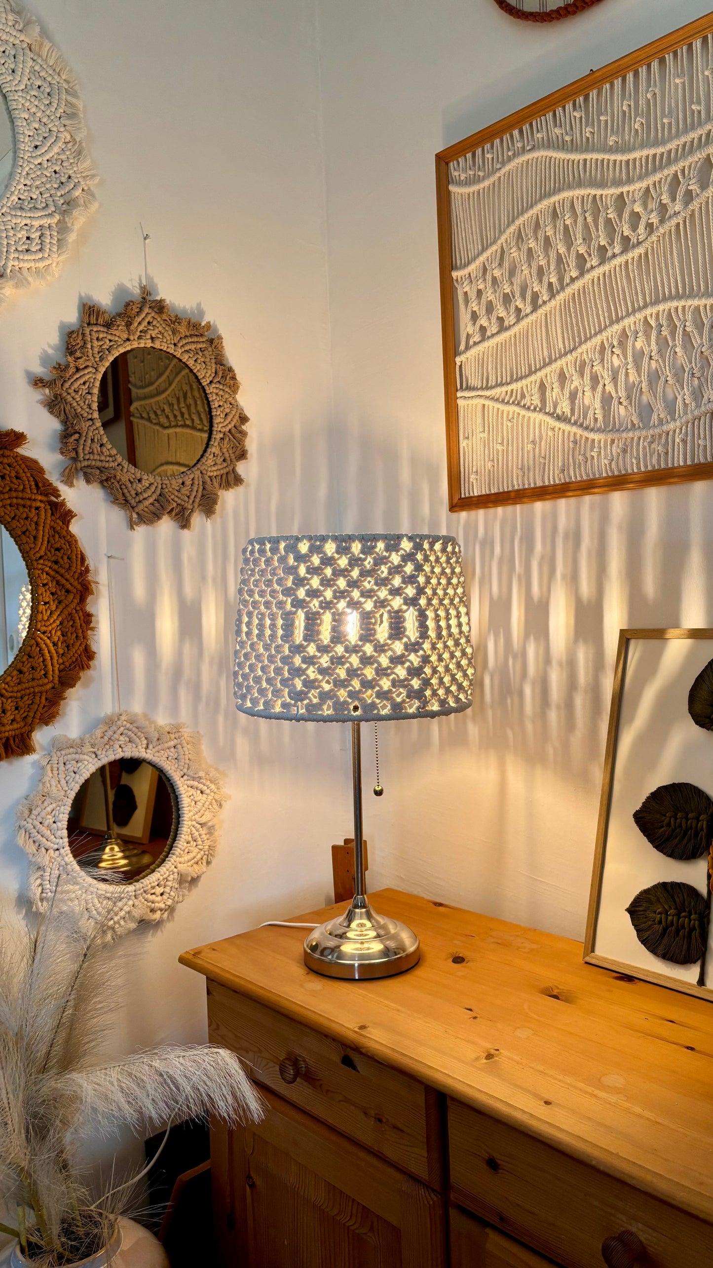 Aura table lamp