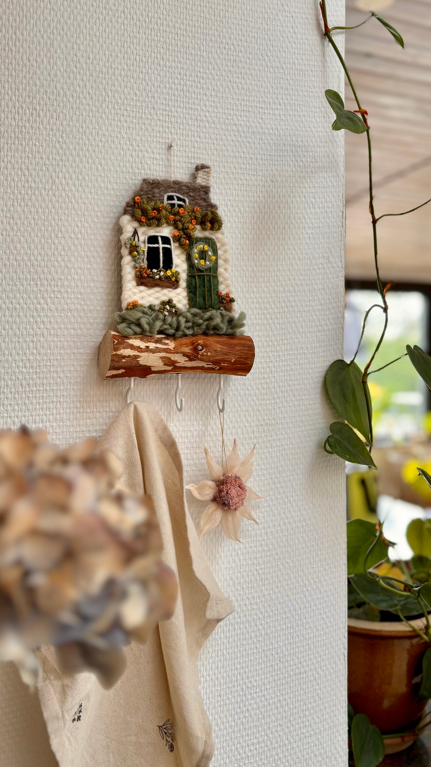 Customize your piece: add hooks to any cottage