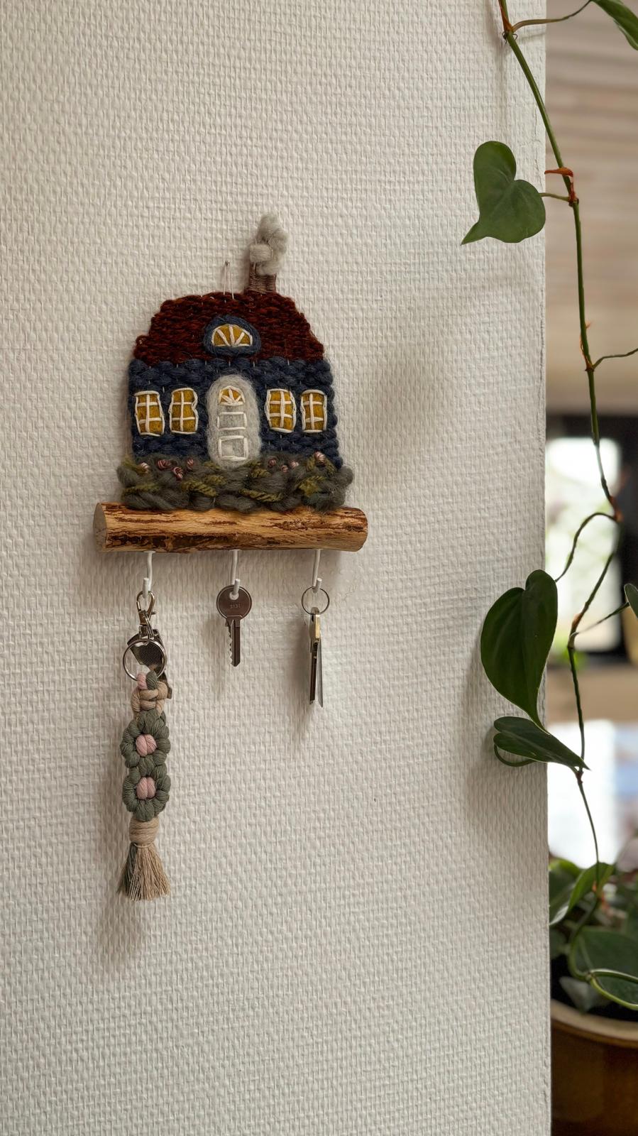 Customize your piece: add hooks to any cottage