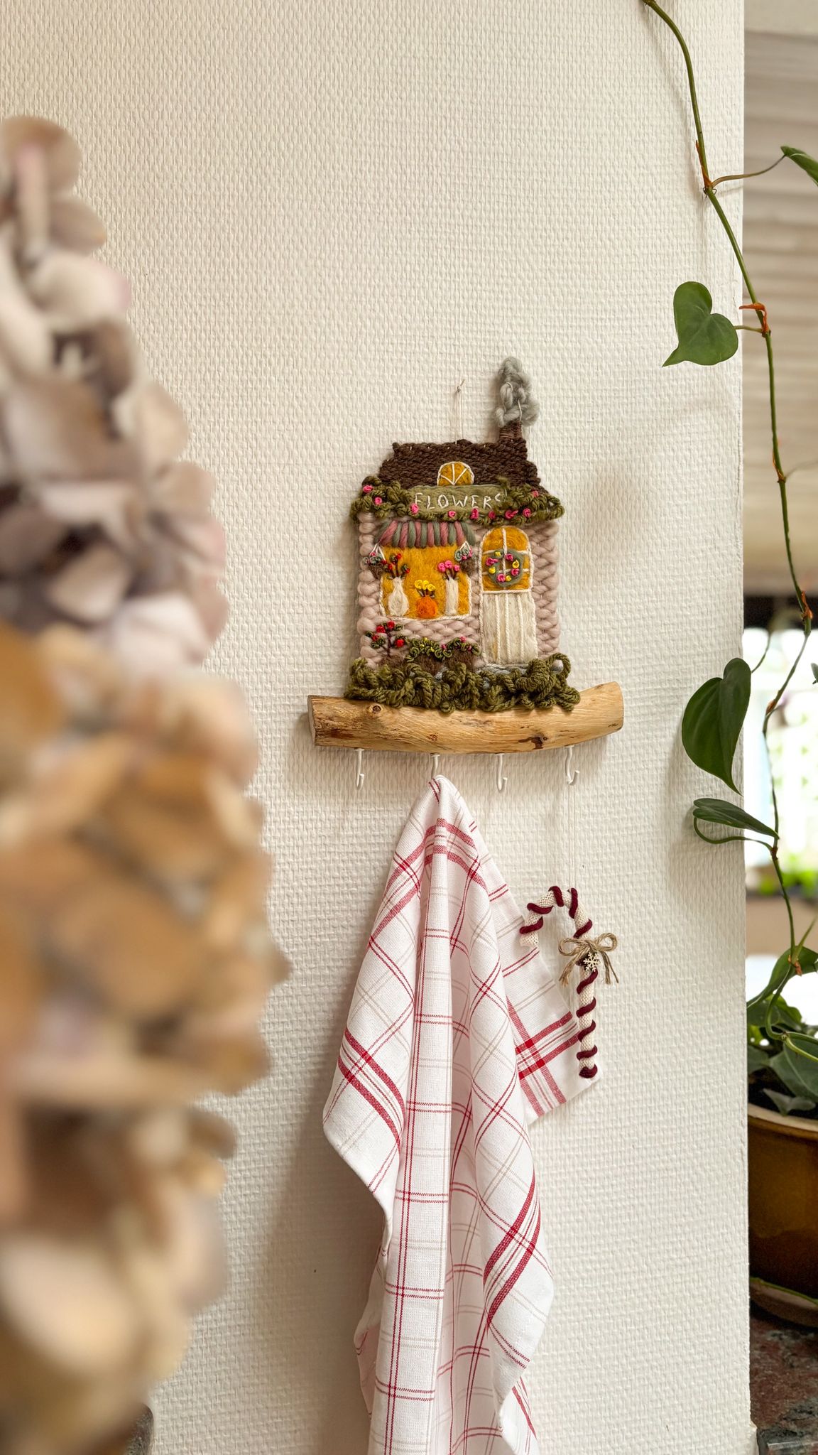 Flower shop wall holder