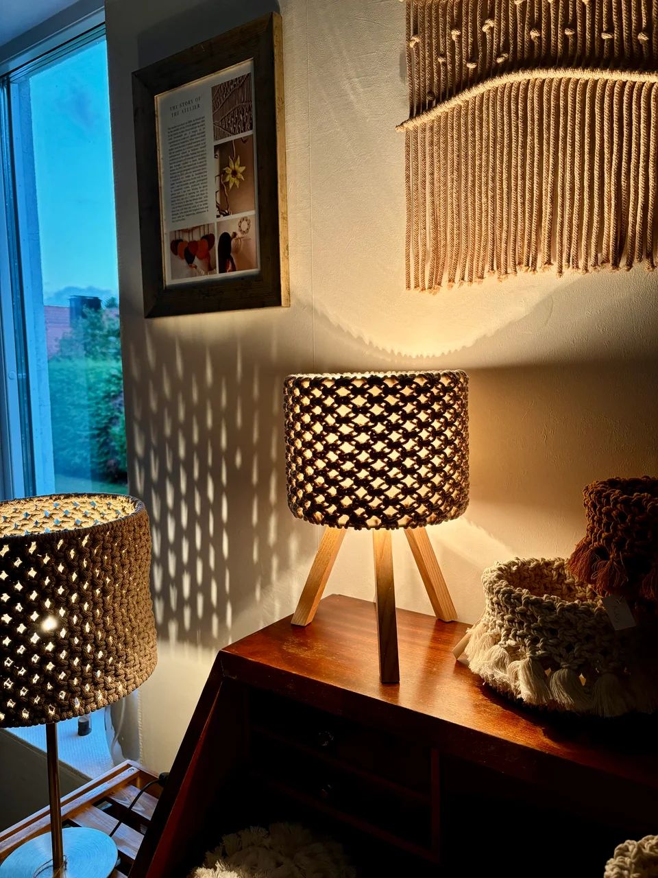 Bloom table lamp - wood base