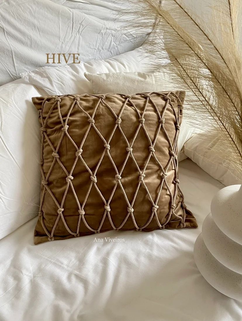Cushion cover Hive
